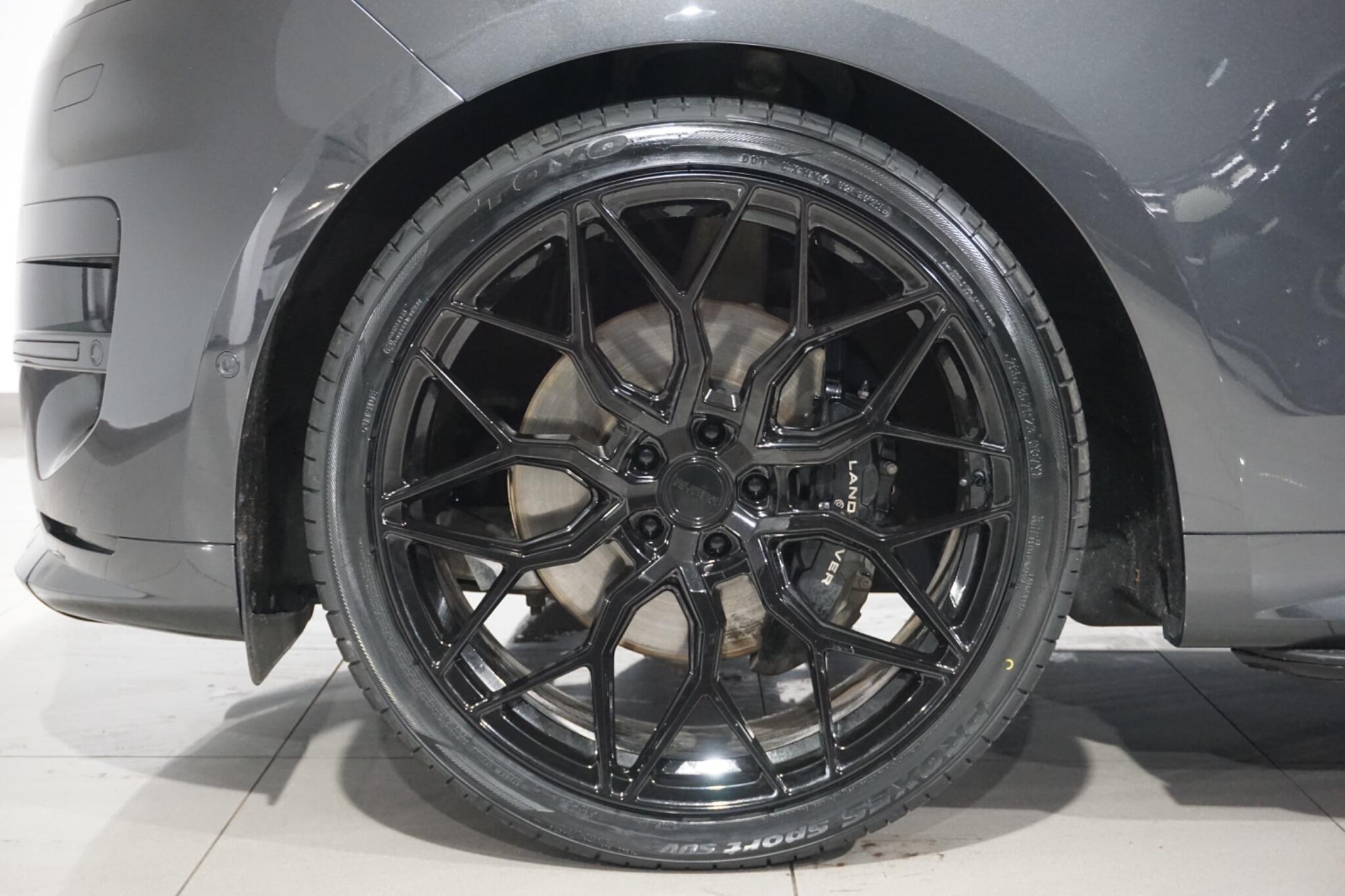 Land Rover Range Rover Sport 3.0 D300 MHEV Dynamic SE SUV 5dr Diesel Auto 4WD Euro 6 (s/s) (300 ps)